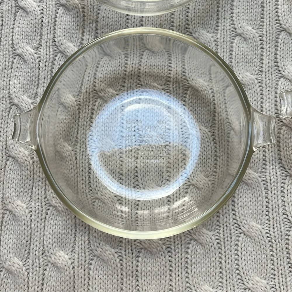 Four VTG Pyrex 019 casserole glass dishes handles 20 oz each. No chips or cracks